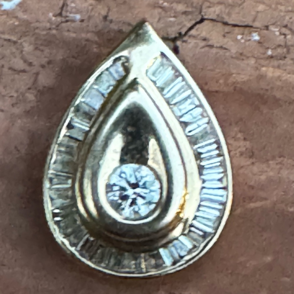 14k yellow gold and around 0.5 carat of natural Diamonds Teardrop Pendant